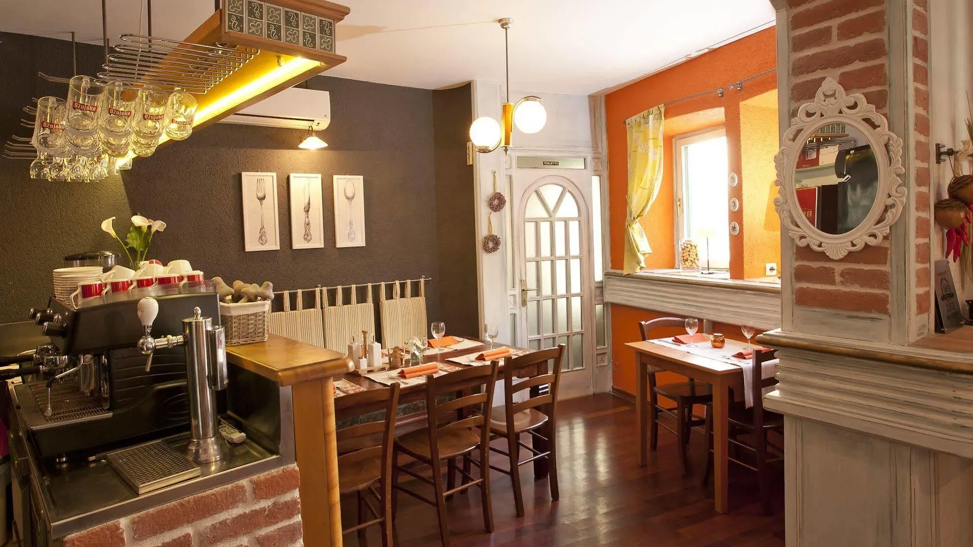 Vanjaka Bed And Breakfast contacts
