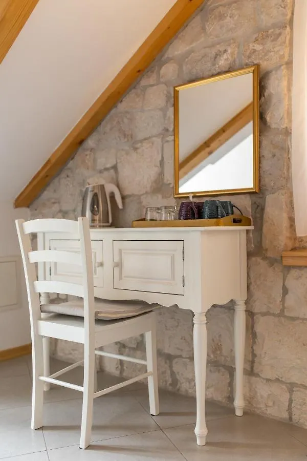 Vanjaka Bed And Breakfast Trogir 3*,  Croacia